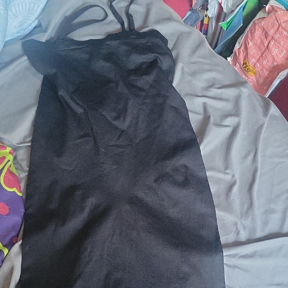 Black Sleeveless Dress - Picture 2 of 3